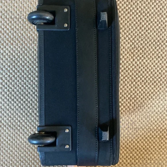 Gucci Black Travel Bag - Picture 10 of 15